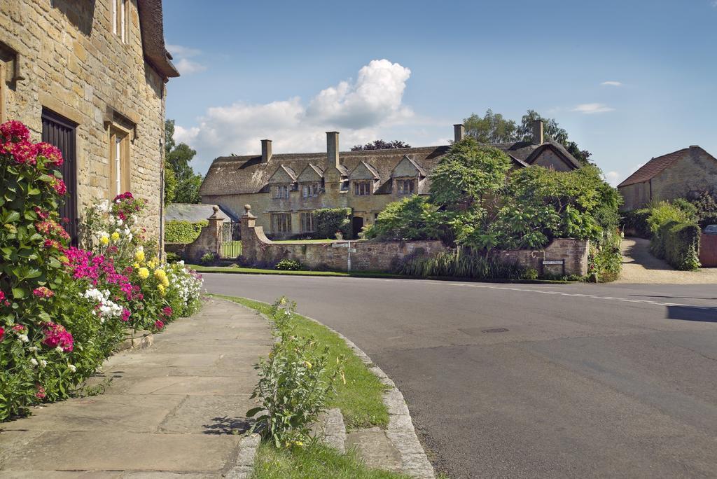 Lord Poulett Arms Hotel Bristol Buitenkant foto